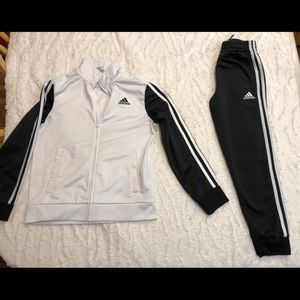 ✨Boys Adidas black/white set